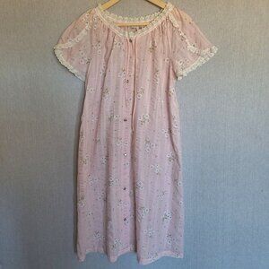💙 Vintage Komar House/Sleep Ruffles Floral Snap Buttons Pockets Size M/L Cottag